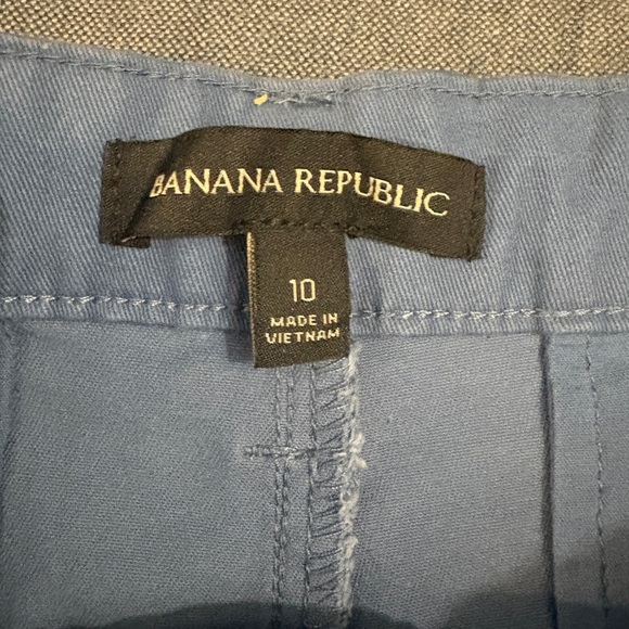 Banana Republic Pleat Front Short - Picture 7 of 7